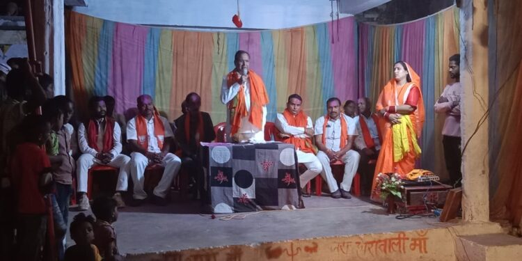 सघन जनसंपर्क कर भाजपा प्रत्याशी श्री धनीराम धीवर जी को विजयी बनाने की अपील की