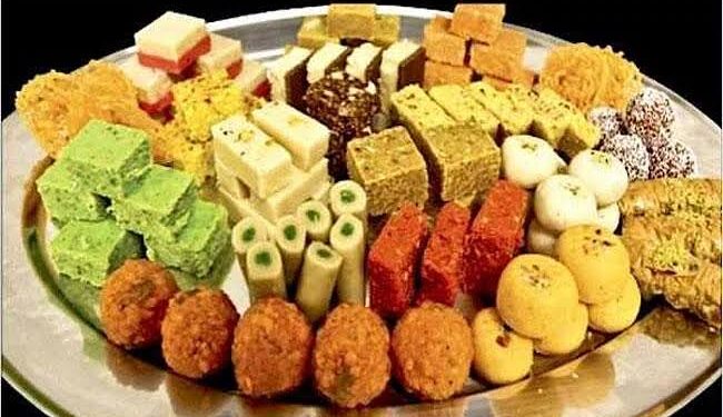 त्योहार आते ही सक्रिय हो जाते है मिलावट खोर, रहे सावधान !