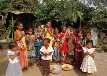 छत्तीसगढ़ की परंपरा को अक्षुण बनाए रखने में नन्हे नन्हे बच्चों का विशेष योगदान