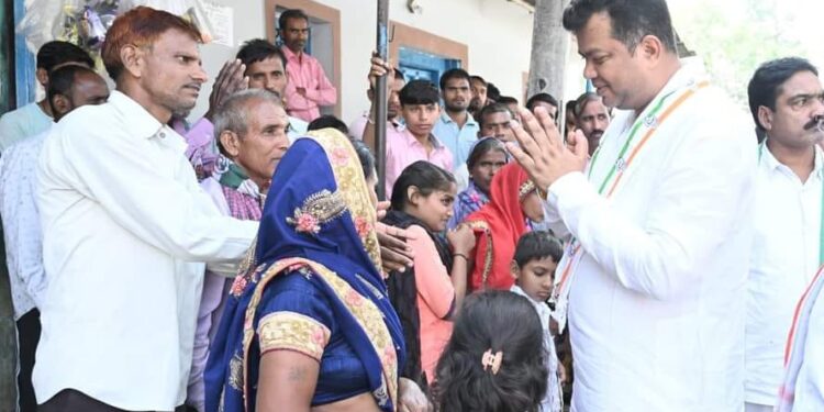 कांग्रेस सरकार बनने से महिलाओं को प्रति वर्ष मिलेंगे पंद्रह  हज़ार रूपिये – संदीप साहू