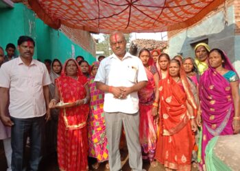 भाजपा प्रत्याशी धनीराम धीवर द्वारा गांव-गांव पहुंचकर लोगों का कर रहा है आभार प्रदर्शन