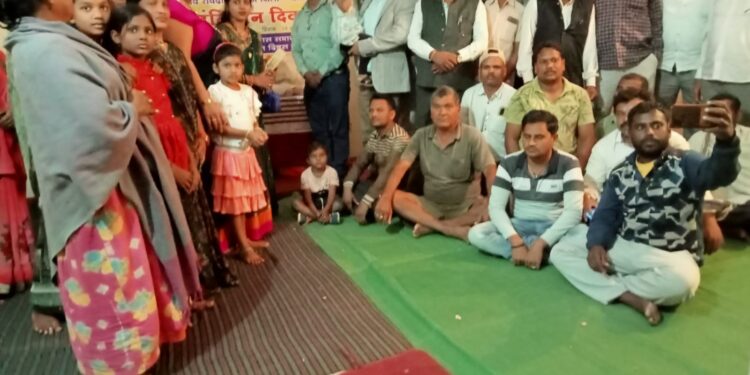 धूमधाम के साथ मनाया गया संविधान दिवस