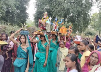 डोंगरीडीह में किया गया गौरी-गौरा का विसर्जन