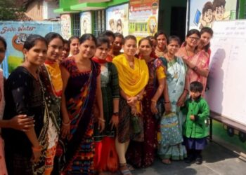 शाश्वत लिटिल स्टार इंग्लिश मीडियम स्कूल में चलाया गया मतदाता जागरूकता हस्ताक्षर अभियान