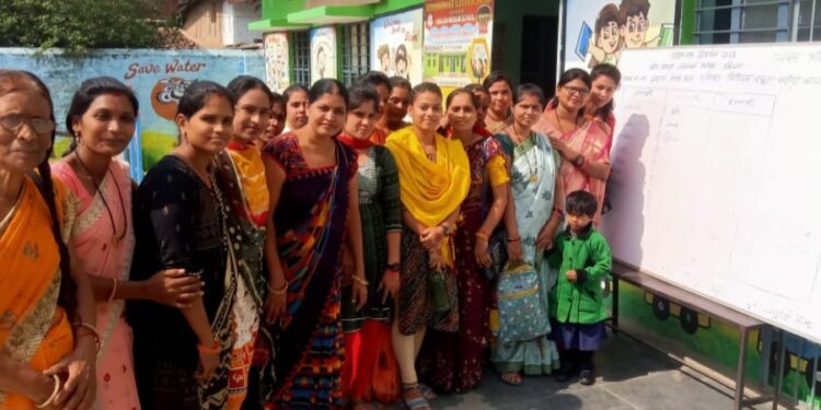 शाश्वत लिटिल स्टार इंग्लिश मीडियम स्कूल में चलाया गया मतदाता जागरूकता हस्ताक्षर अभियान