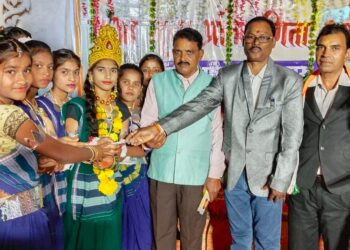 डमरू के सुआ नृत्य प्रतियोगिता मे बेलारी ने मारी बाजी   