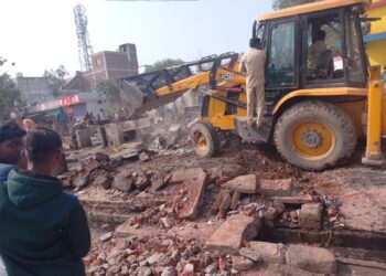 अतिक्रमण पर हुई कार्रवाई,मटन मार्केट को हटाया