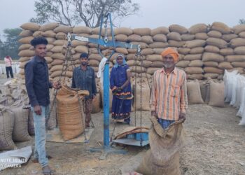 किसानों के द्वारा ली गई कर्ज की वसूली से किसान हो रहे है मायूश, समर्थन मूल्य पर अभी संशय की स्थिति
