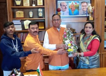 भाजपा महिला मोर्चा मंडल अध्यक्ष निर्मला रजक ने गौरीशंकर अग्रवाल से की मुलाकात 