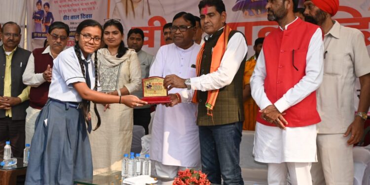 कैबिनेट मंत्री श्री टंकराम वर्मा वीर बाल दिवस कार्यक्रम में हुए शामिल