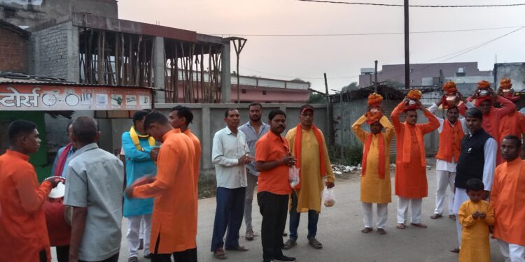 अक्षत कलश यात्रा का लवन नगर में हुआ भव्य स्वागत, लोगों को दिया आमंत्रण