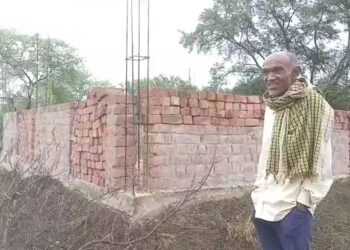 हितग्राहियों से प्रधानमंत्री आवास में पैसा मांगने का आरोप लगा रोजगार सहायक पति पर, हो रहा आडियो वायरल