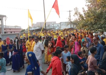 लवन में भव्य कलश यात्रा के साथ श्रीमद् भागवत कथा का हुआ शुभारंभ