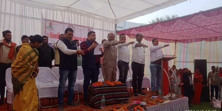 विकसित भारत साकार करने मोदी जी के साथ चलने की जरूरत है – धनीराम धीवर