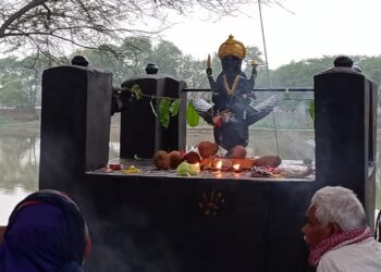 ग्राम कैलाशगढ़ में शनिदेव की मुर्ति का प्राण-प्रतिष्ठा हुआ