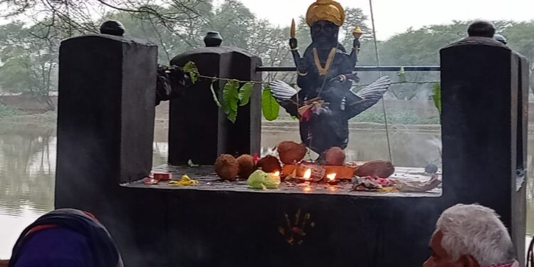 ग्राम कैलाशगढ़ में शनिदेव की मुर्ति का प्राण-प्रतिष्ठा हुआ