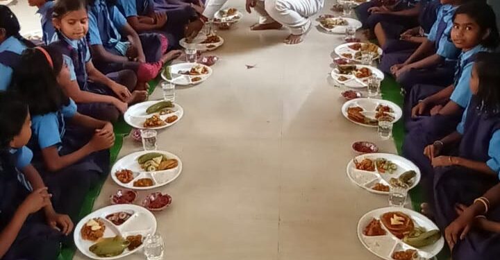 शासकीय प्राथमिक शाला गिंदोला में न्योता भोज का आयोजन