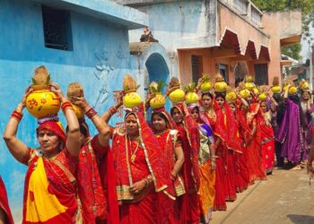 चिचिरदा में कलश यात्रा के साथ श्रीमद् भागवत कथा का हुआ शुभारंभ