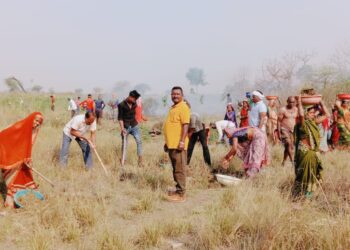 पहांदा खैरा के ग्रामीण परिवारों को लगातार मिल रहा रोजगार