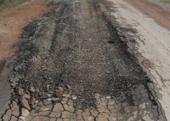 पांच साल की गारंटी वाली सड़क समय से पहले उखड़ी