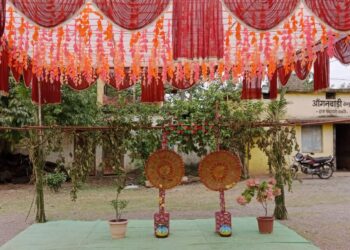 मतदान केंद्र संकरी बना आकर्षण का केंद्र