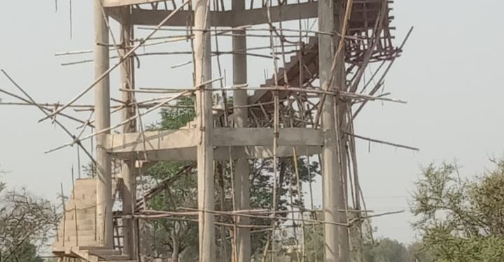 मुंडा में जल जीवन मिशन का पानी टंकी निर्माण कार्य 5 माह से बंद