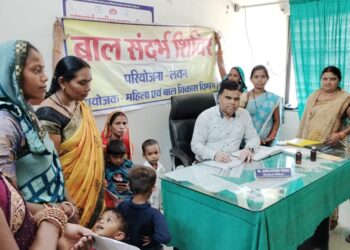 मुख्यमंत्री बाल सन्दर्भ योजना के अन्तर्गत सामुदायिक स्वास्थ्य केन्द्र लवन में 35 बच्चों का स्वास्थ्य की जांच की गई