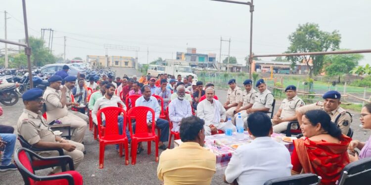 थाना प्रभारी ने दी नए कानून के संबंध में विस्तार से जानकारी 