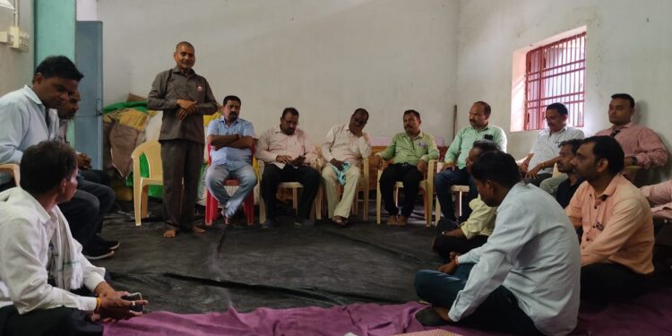 सहकारी समिति के कर्मचारियों पर कार्यवाही न कर सरकार सुखत की पूर्ति करे – मनीराम