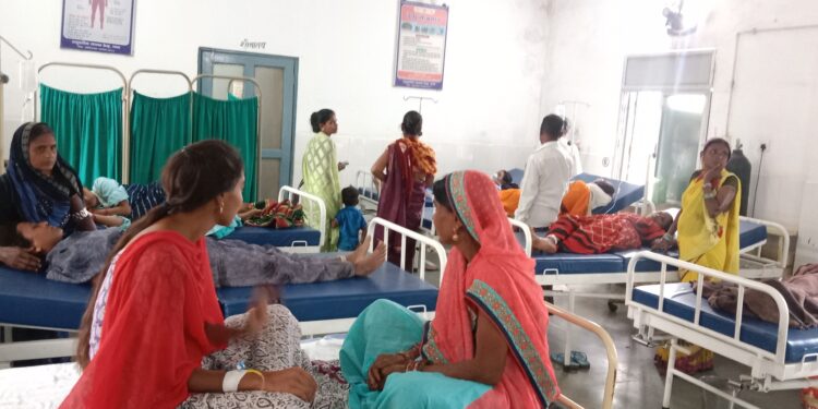 दशगात्र कार्यक्रम में नहाने के लिए पहुंची महिलाओं की झुण्ड में गिरा आकाशीय बिजली