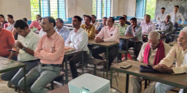 सरखोर में पालक शिक्षक मेगा बैठक आयोजित किया गया 