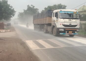 केप्सूल वाहन चालको की मनमानी से राहगीर परेशान