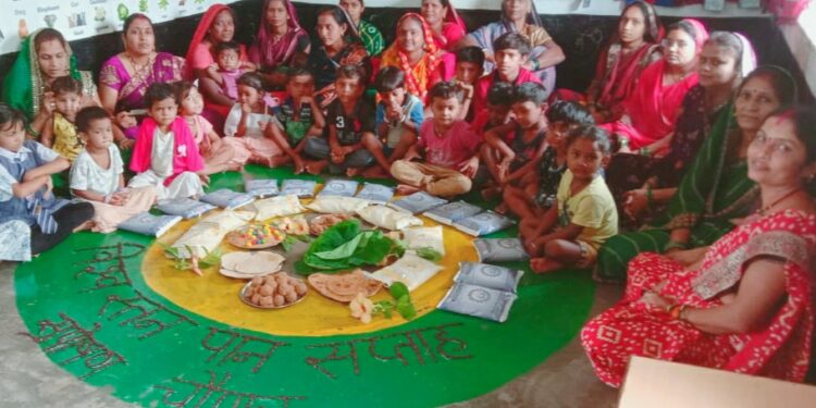 आंगनबाड़ी सकरी में मनाया गया स्तनपान दिवस