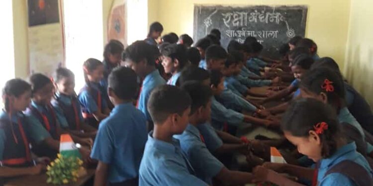 पूर्व माध्यमिक विद्यालय चिचिरदा में राॅखी प्रतियोगिता का आयोजन