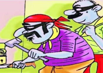 चोरो ने सूने मकान को बनाया निशाना, हजारों के जेवरात समेत अन्य लेकर भागे