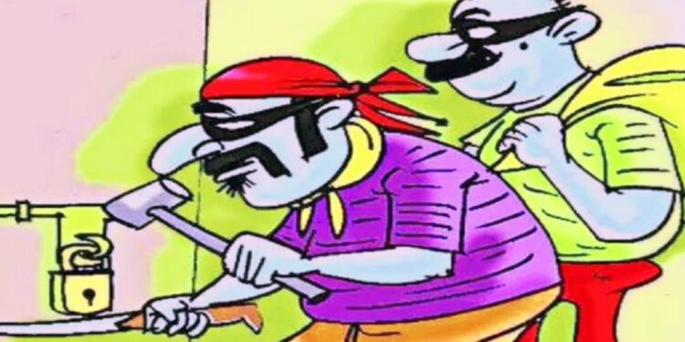 चोरो ने सूने मकान को बनाया निशाना, हजारों के जेवरात समेत अन्य लेकर भागे