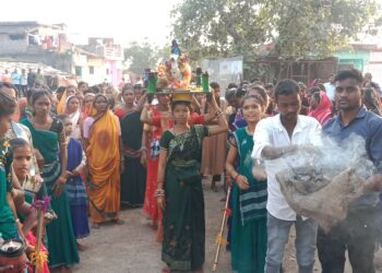 धूम धाम से हुआ गौरा-गौरी का विसर्जन