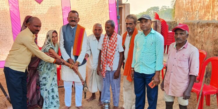 जिला पंचायत सभापति कुशल वर्मा ने किया 11 लाख के विकास कार्यों का भूमिपूजन   