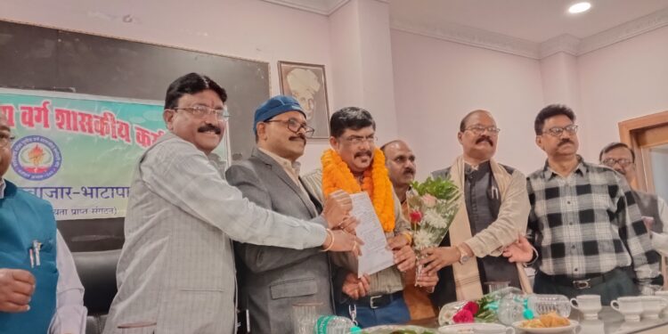 छत्तीसगढ़ प्रदेश तृतीय वर्ग शासकीय कर्मचारी संघ के जिला अध्यक्ष बने मनोज दुबे 