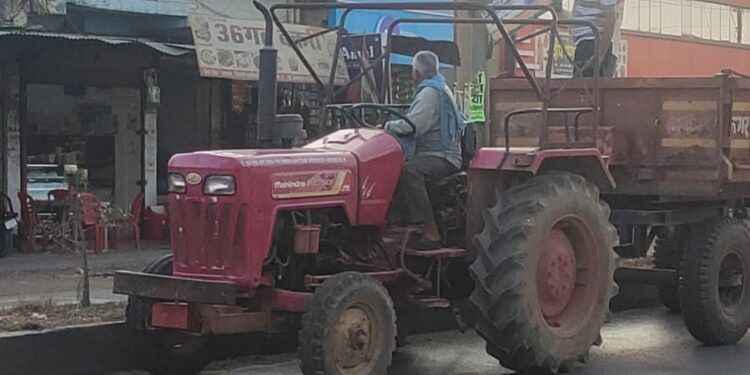 आचार  संहिता प्रभावी होते ही सम्पत्ति  विरूपण पर कार्यवाही शुरू