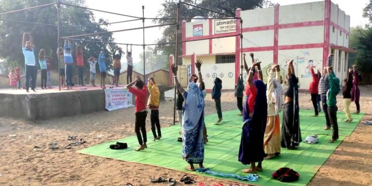 पांच दिवसीय योग प्रशिक्षण शिविर का आयोजन कर किया प्रेरित