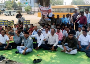 पंचायत सचिवों का अनिश्चितकालीन हड़ताल 16 दिन से जारी 