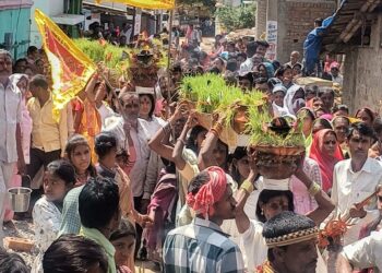 जसगीत व मांदर की थाप पर जोत जवारा का किया विसर्जन