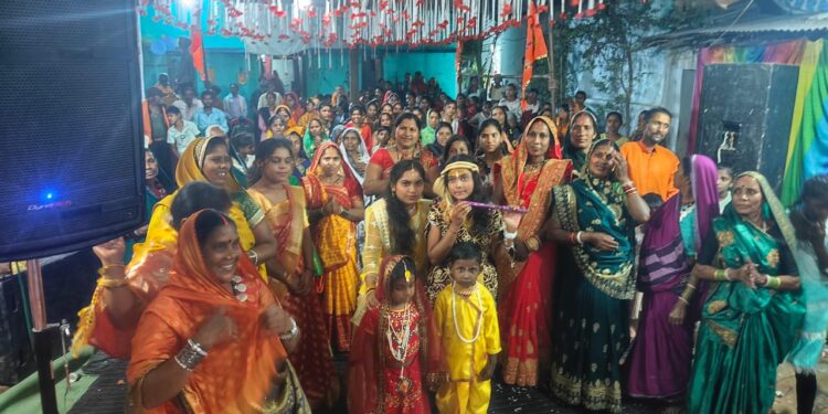 श्रीमद् भागवत ज्ञान यज्ञ सप्ताह के दौरान कृष्ण रुक्मणी विवाह में जमकर थिरके श्रोतागण 