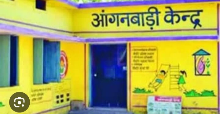 चिलचिलाती धूप में भी लग रहे है आंगनबाड़ी केन्द्र, गर्मी में झुलस रहे बच्चे