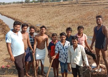 नहर के माध्यम से तालाब में भर रहे पानी, मिलेगी राहत