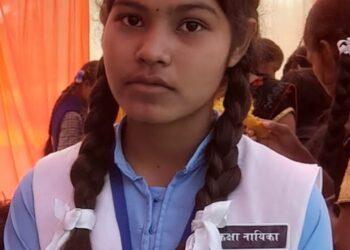 अंचल के विद्यालय में उच्चतर माध्यमिक विद्यालय सरखोर टॉप पर