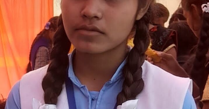 अंचल के विद्यालय में उच्चतर माध्यमिक विद्यालय सरखोर टॉप पर