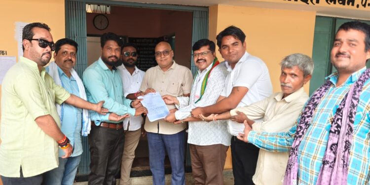 सरकार समितियों में पर्याप्त मात्रा में खाद-बीज समय पर उपलब्ध कराये- अजय ताम्रकार