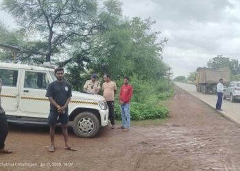 यातायात नियमों का उल्लंघन करने वाले 105 वाहन चालकों पर की गई कार्यवाही 